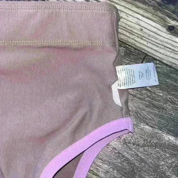 Wilo Ribbed Racerback Tank Top Sports Bra - Picture 6 of 7